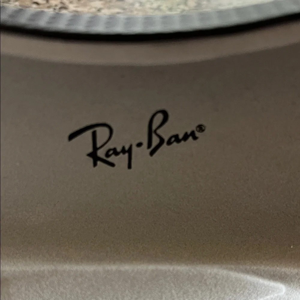 Ray-Ban Textured Black Glass Case